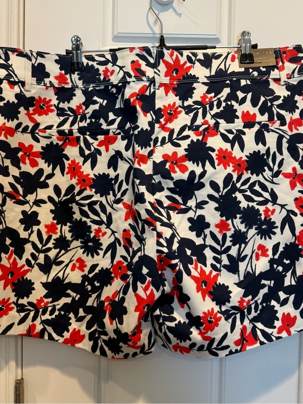 The Limited Red & Navy Floral Cotton Shorts NWT - Picture 2 of 9